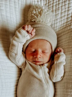 Baby's First Hat, Sand Pom