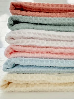 Phufy® Waffle Blanket, Rosy