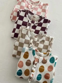 Tiramisu Checkerboard / Organic Frill Zip Footie